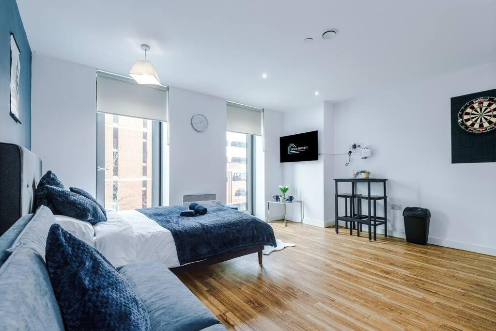 Appartamento Stylish Media City Studio, Sleeps 3, Darts Board, Smart Tv, Long Term Disc Manchester Esterno foto